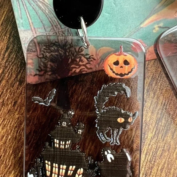 BUNDLE: (1) Shein “Boo Crew” Halloween woman’s tee size: XL (1) pair earrings - Picture 7 of 8
